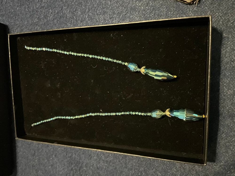 Heidi Daus "Lux Be A Lady" Beaded Aqua Tone Crystal Lariat Necklace 60in